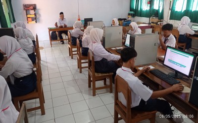 Ujian Madrasah Berbasis Komputer 2025